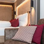 Klawunn & Hotel 3*
